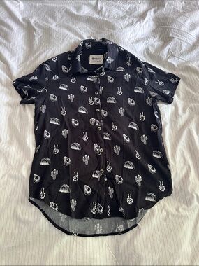 Pyknic- Men’s Short Sleeve Black Button-Up Shirt with White Desert Print